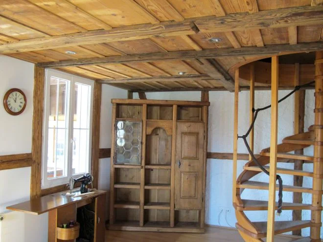 Historische Holzkonstruktion während der Restaurierung