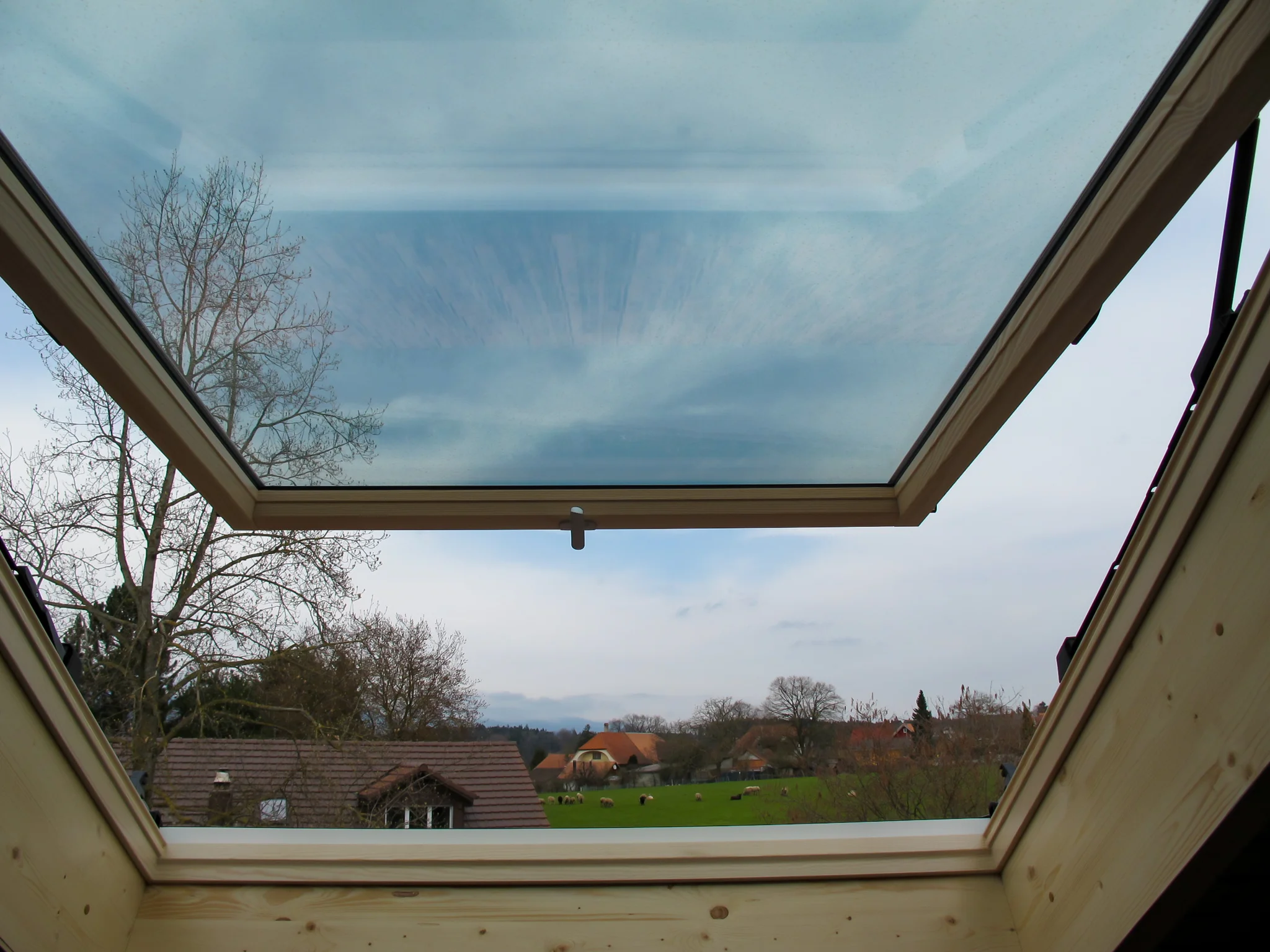 Vorgefertigte Dachelemente beim Elementbau